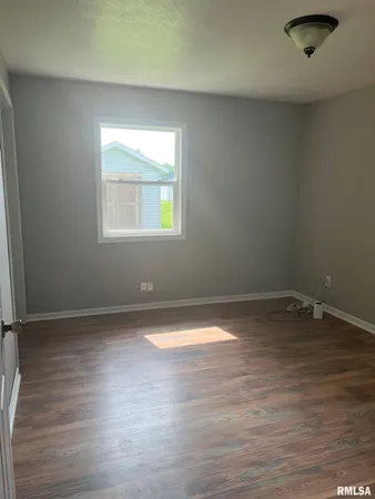 $86,900 | 207 Brenda Lane, Girard, IL 62640