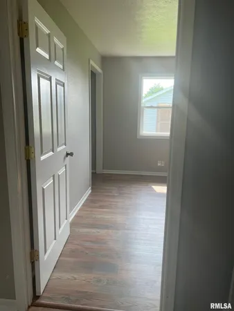 $86,900 | 207 Brenda Lane, Girard, IL 62640