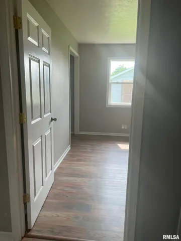 $99,900 | 207 Brenda Lane, Girard, IL 62640