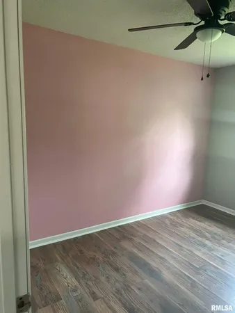 $86,900 | 207 Brenda Lane, Girard, IL 62640