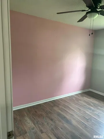 $99,900 | 207 Brenda Lane, Girard, IL 62640