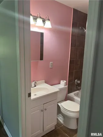 $86,900 | 207 Brenda Lane, Girard, IL 62640