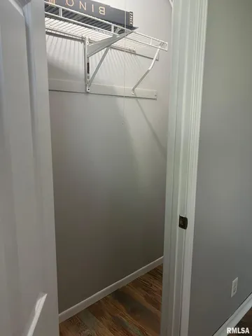 $99,900 | 207 Brenda Lane, Girard, IL 62640