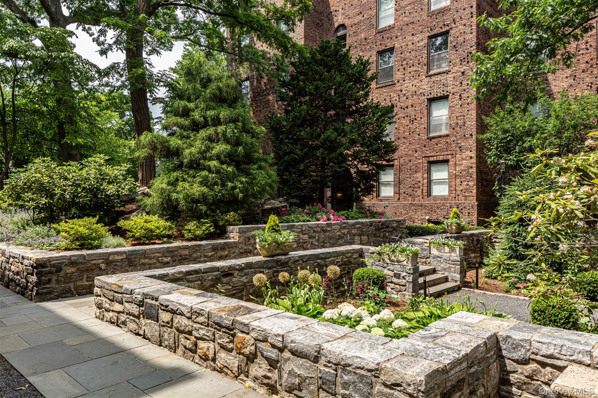 64 Sagamore Road, Unit F3 Bronxville, NY 10708 - Photo 2 of 13