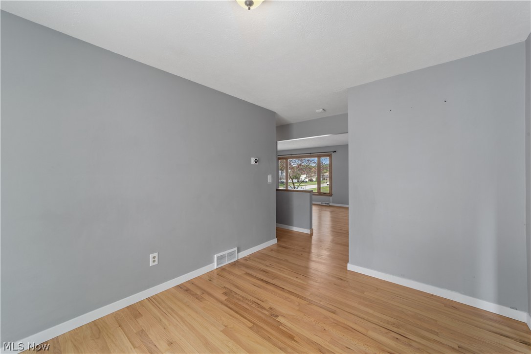 7627 Roeper Road Parma, OH 44134 - Photo 6 of 29
