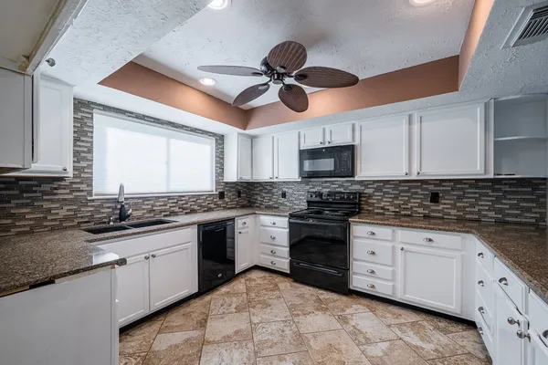 $2,250 | 10422 Gulfstream Lane, Sugar Land, TX 77498