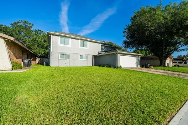 $2,250 | 10422 Gulfstream Lane, Sugar Land, TX 77498