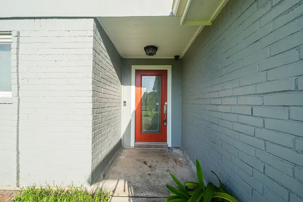 $2,250 | 10422 Gulfstream Lane, Sugar Land, TX 77498