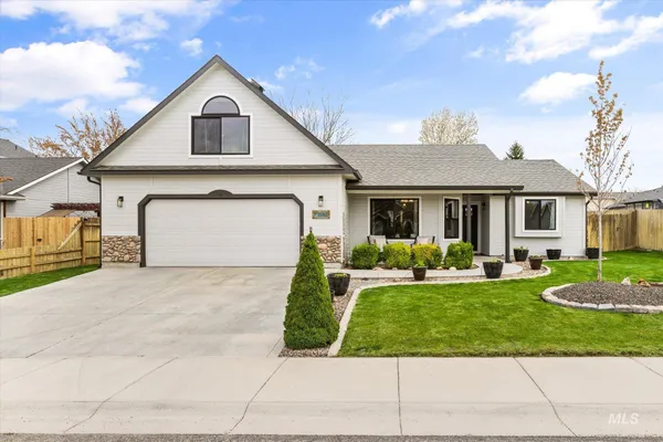 $399,900 | 1582 North Avain Avenue, Kuna, ID 83634