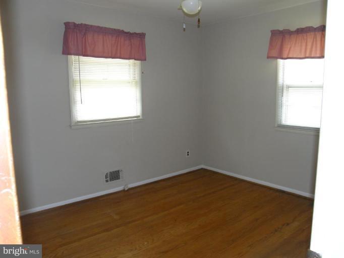 17 West Timonium Road Lutherville-Timonium, MD 21093 - Photo 6 of 17 Freshly painted master bedroom.