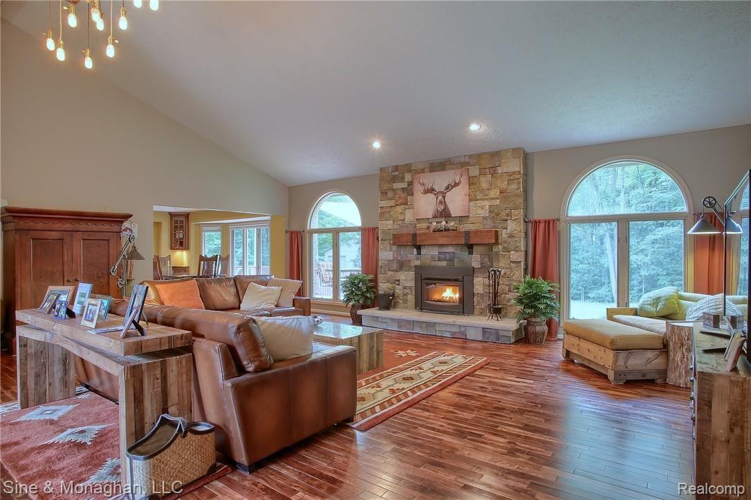 8738 Morrow Road Algonac, MI 48001 - Photo 25 of 40 Great_Room.jpg