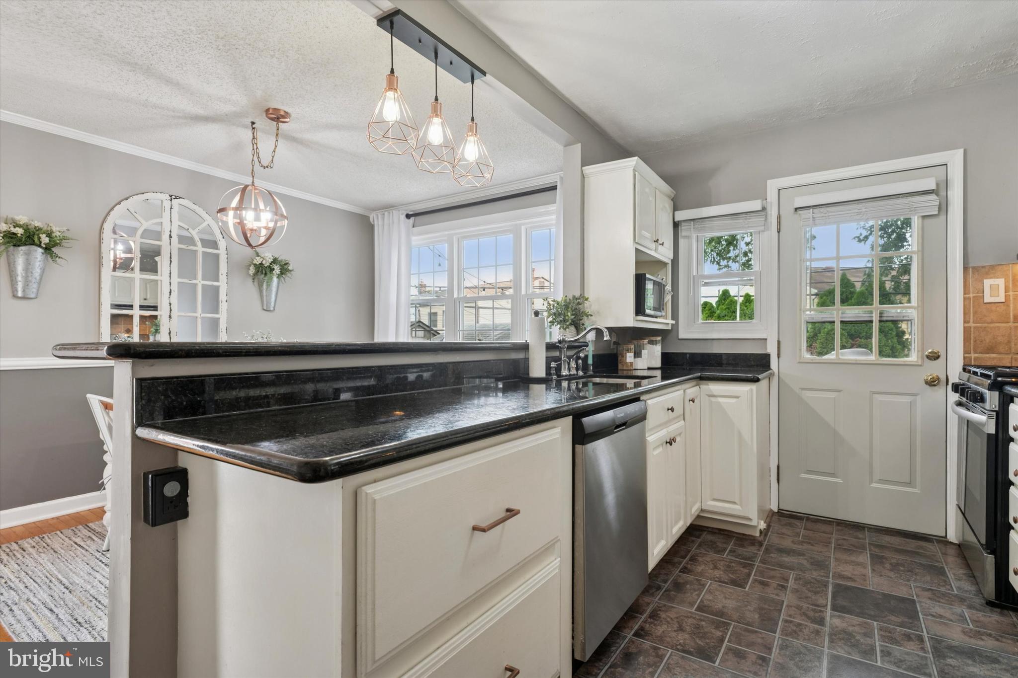 1621 Blackrock Road Swarthmore, PA 19081 - Photo 6 of 24