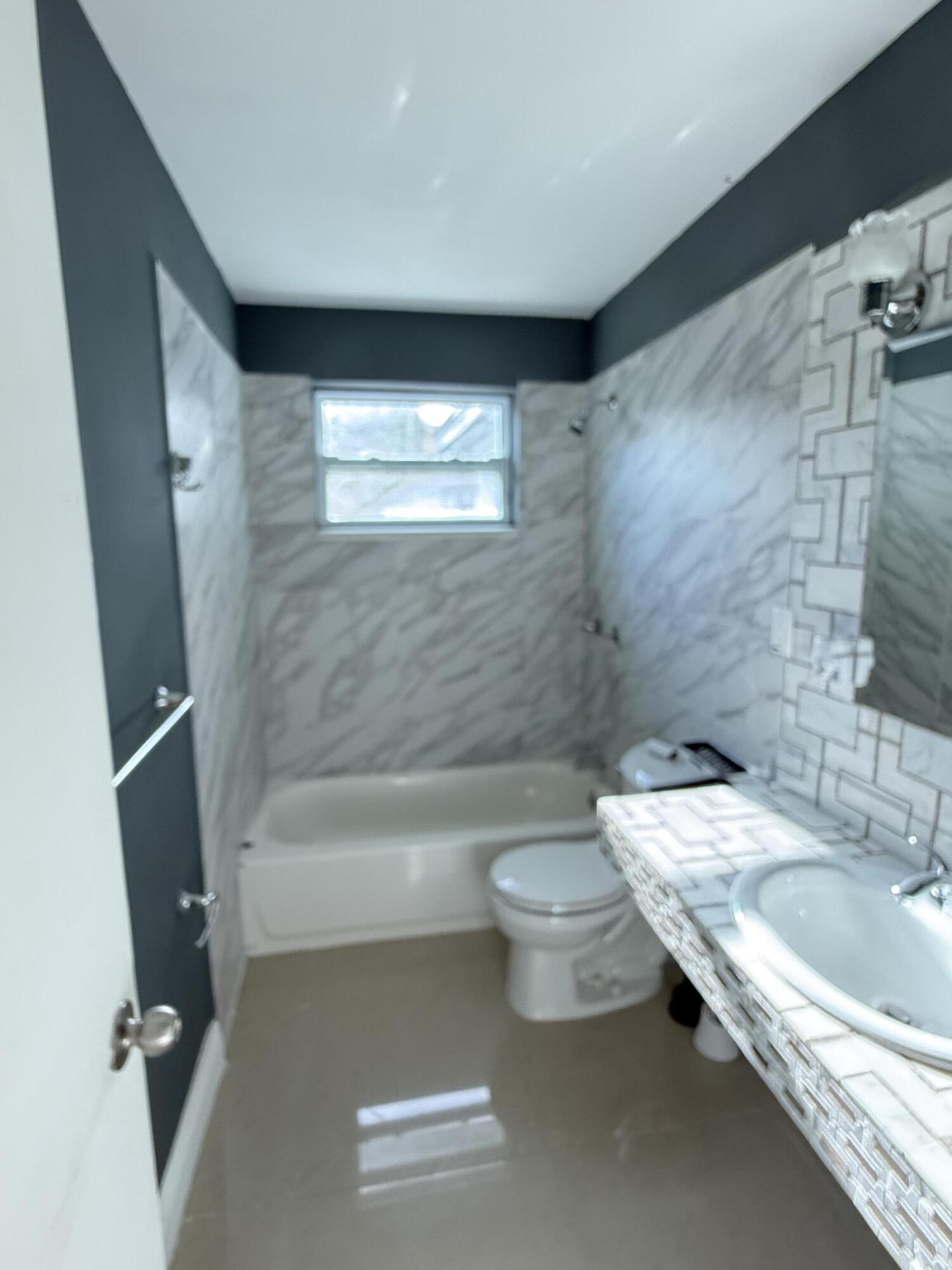 3601 Avenue T Riviera Beach, FL 33404 - Photo 6 of 10 IMG_9645