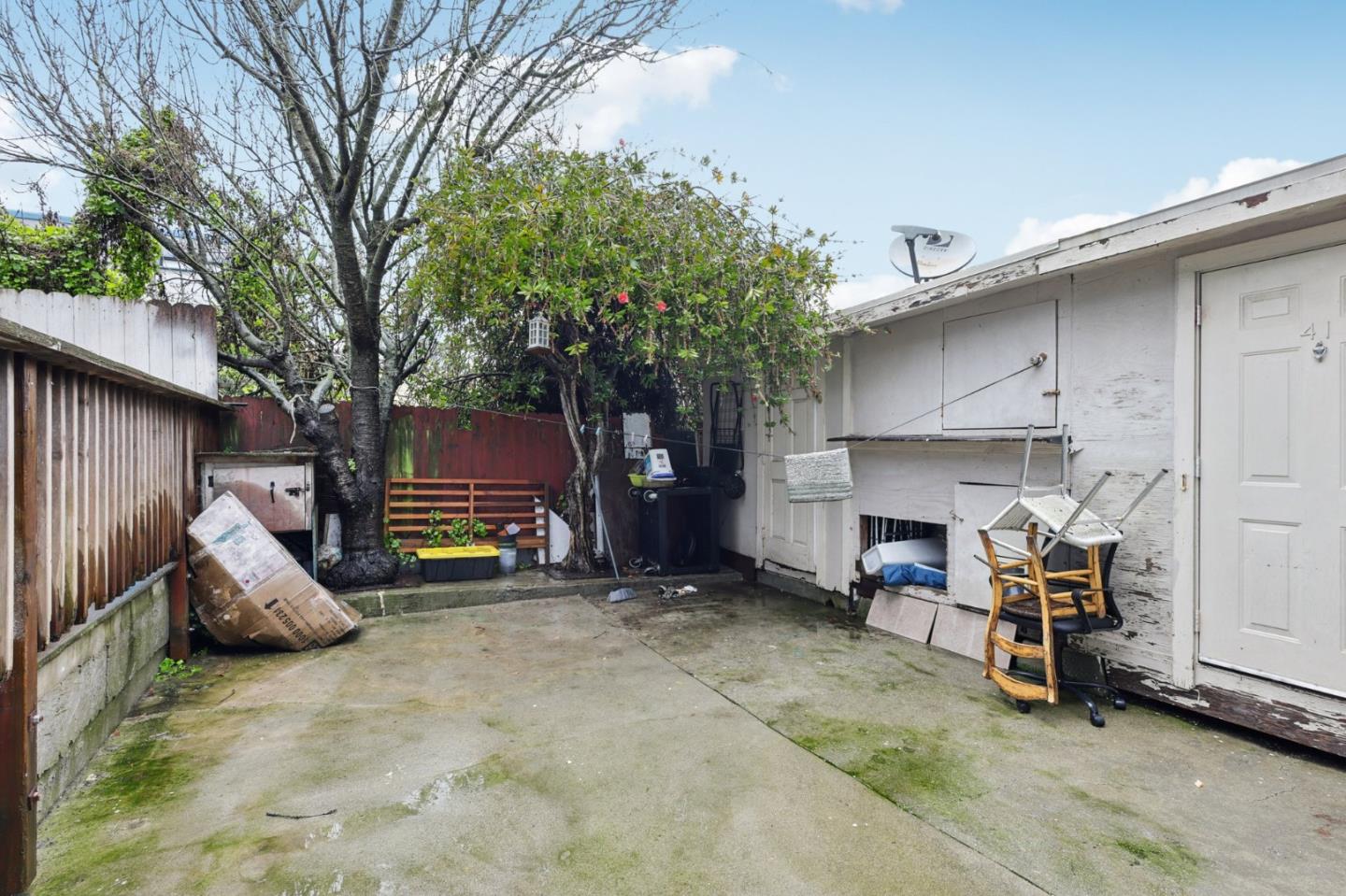 44 Patton Street San Francisco, CA 94110 - Photo 37 of 46 a view of a car park in front of house