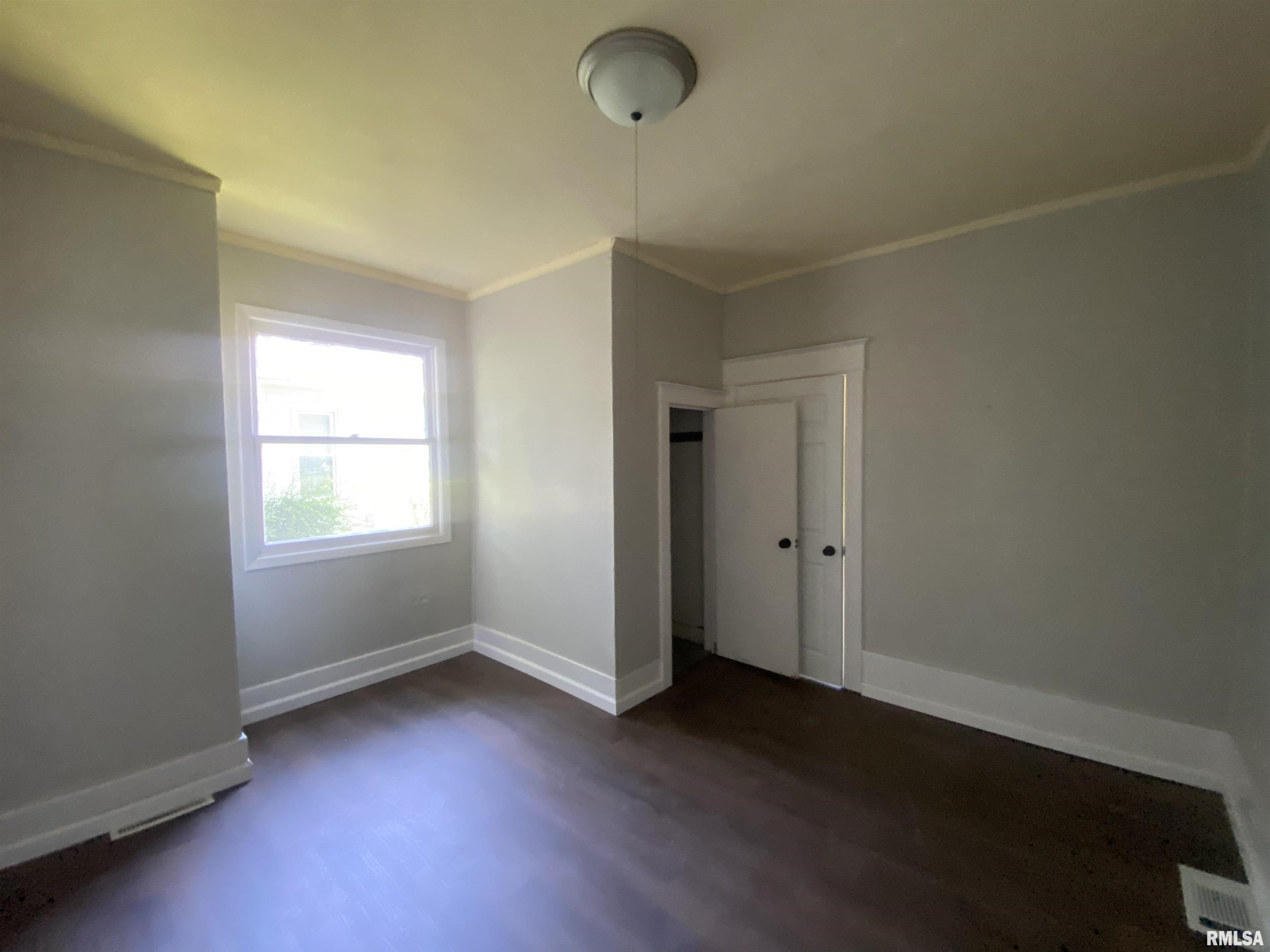 624 East Maple Street Canton, IL 61520 - Photo 2 of 29