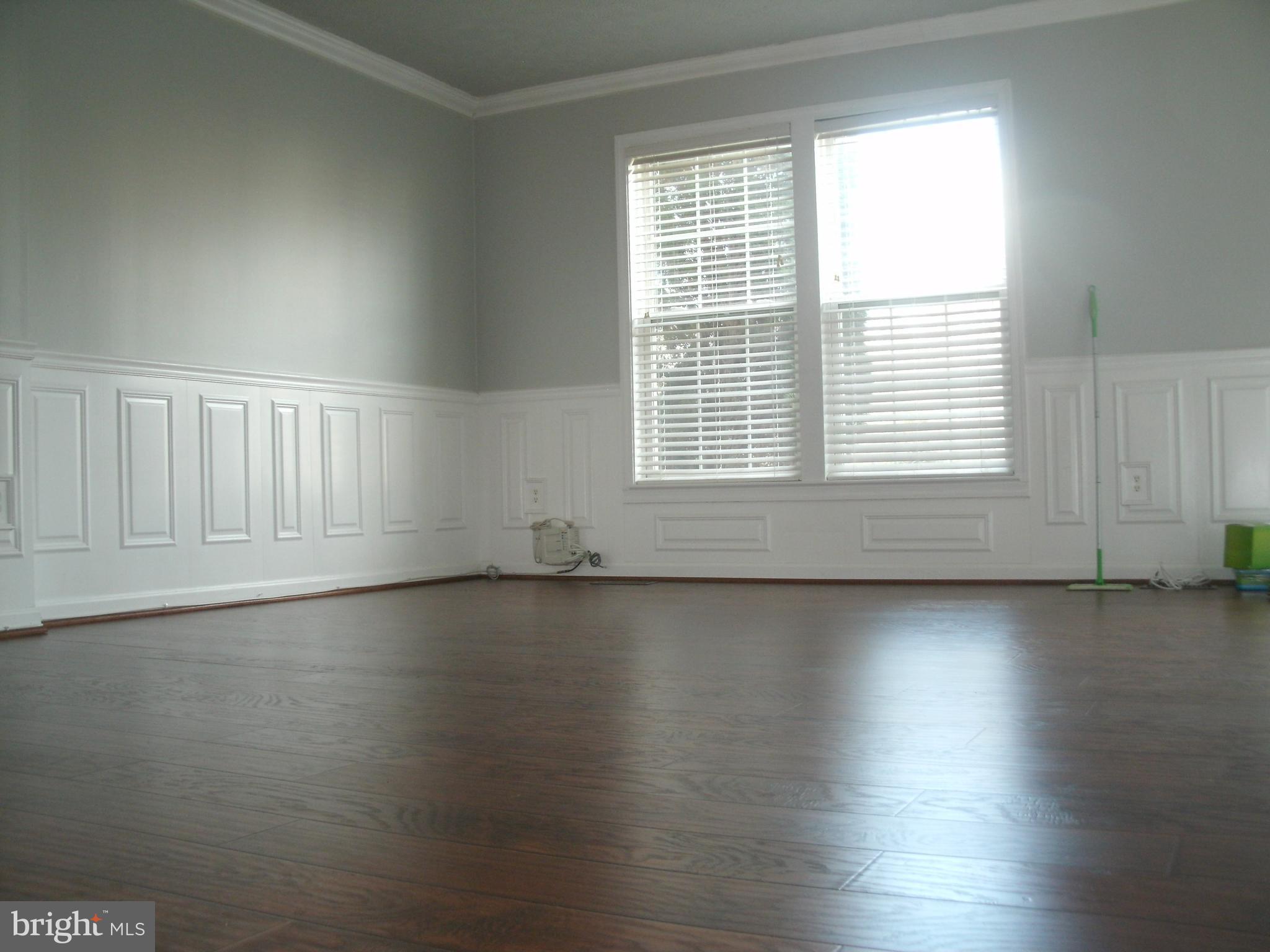 713 Summer Ridge Court Odenton, MD 21113 - Photo 3 of 30 Living Room