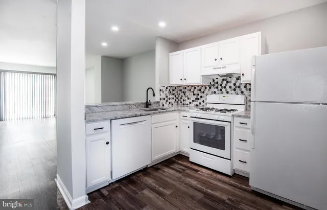 $289,700 | 70 Yellowwood Court, Glassboro, NJ 08028