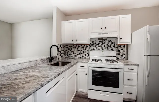 $289,700 | 70 Yellowwood Court, Glassboro, NJ 08028