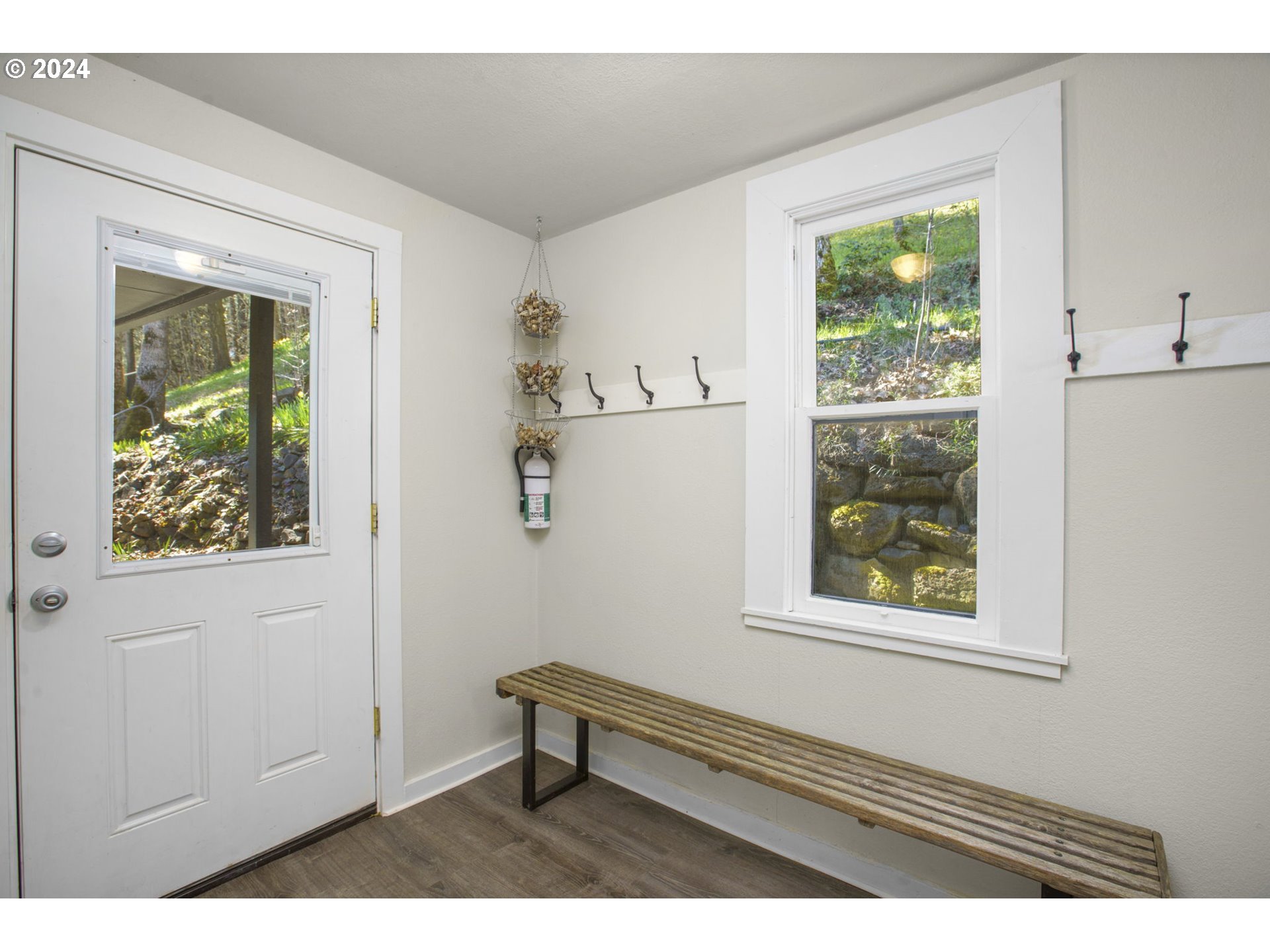 507 Mosier Creek Road Mosier, OR 97040 - Photo 15 of 48 Gallery Image 15