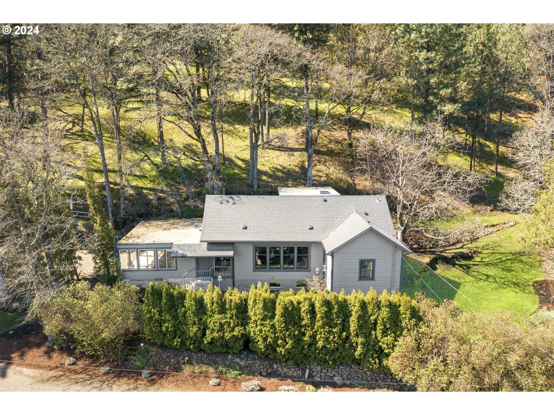 507 Mosier Creek Road Mosier, OR 97040 - Photo 3 of 48 Gallery Image 3