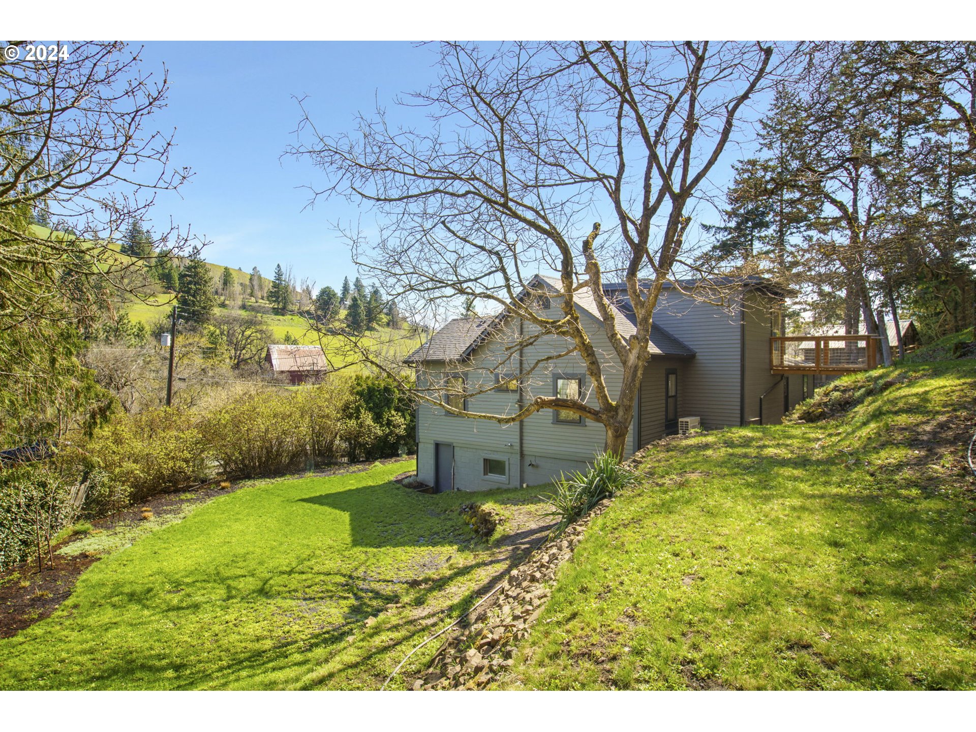 507 Mosier Creek Road Mosier, OR 97040 - Photo 33 of 48 Gallery Image 33