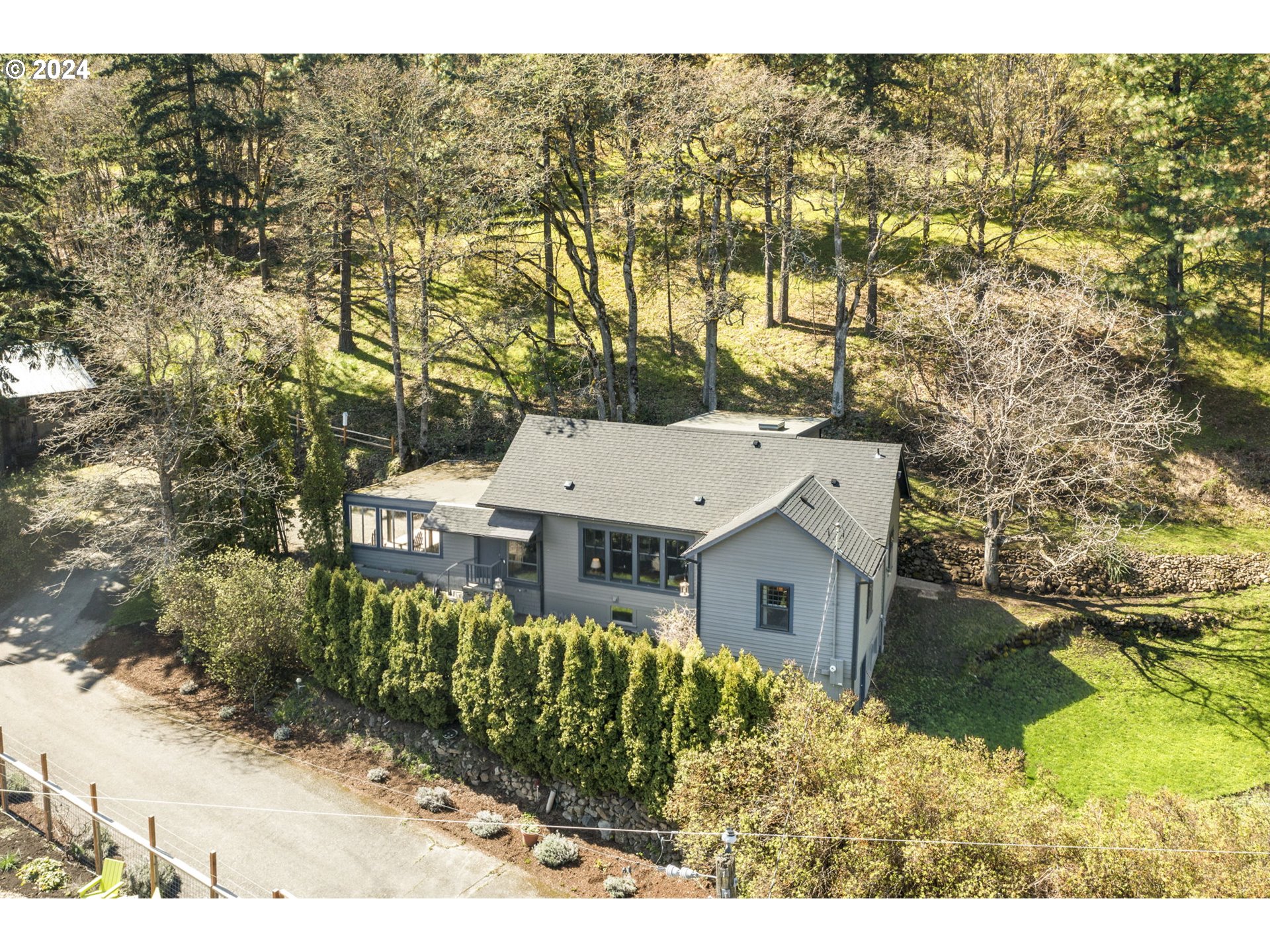 507 Mosier Creek Road Mosier, OR 97040 - Photo 4 of 48 Gallery Image 4