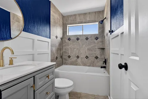 $430,000 | 4122 Casa Del Lago Drive, Missouri City, TX 77459