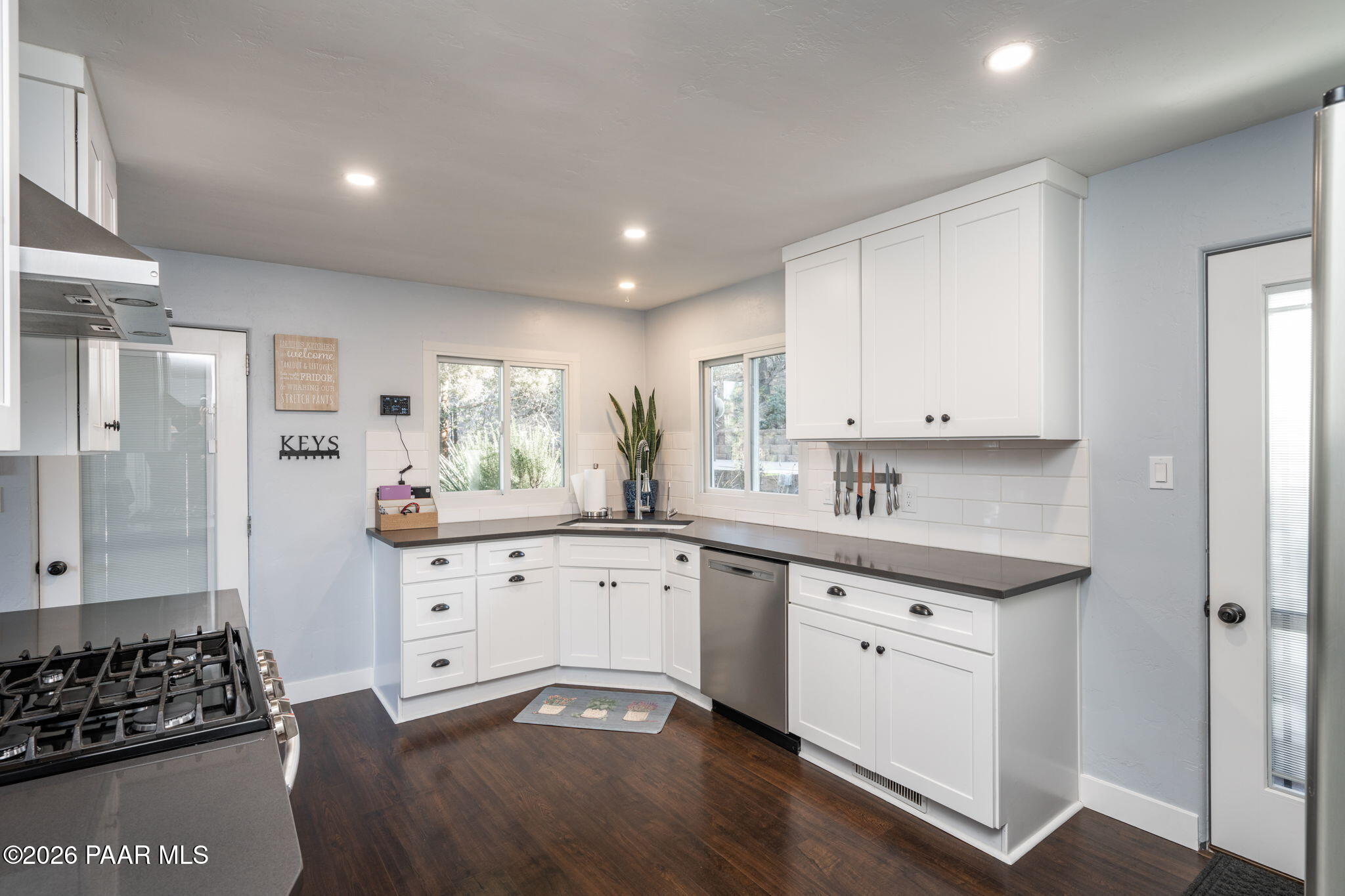 2025 Willow Creek Road Prescott, AZ 86301 - Photo 5 of 50 20-web-or-mls-2025-willow-creek-rd