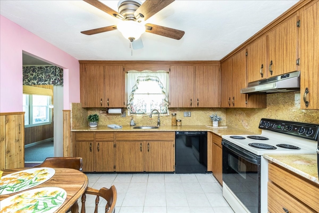 26 Partridge Road Methuen, MA 01844 - Photo 7 of 36 Gallery Image 7