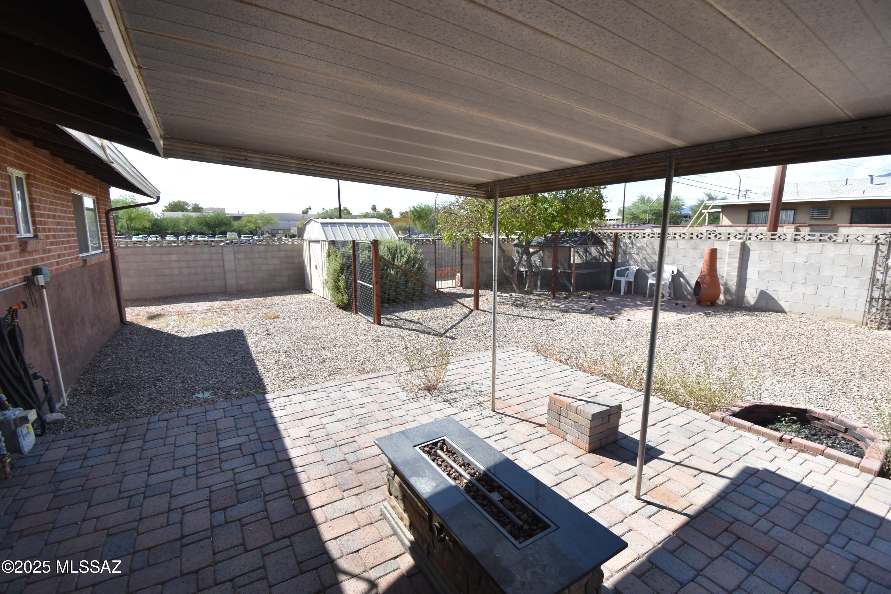 5501 East Spring Street Tucson, AZ 85712 - Photo 8 of 32 a view of a patio with wooden floor