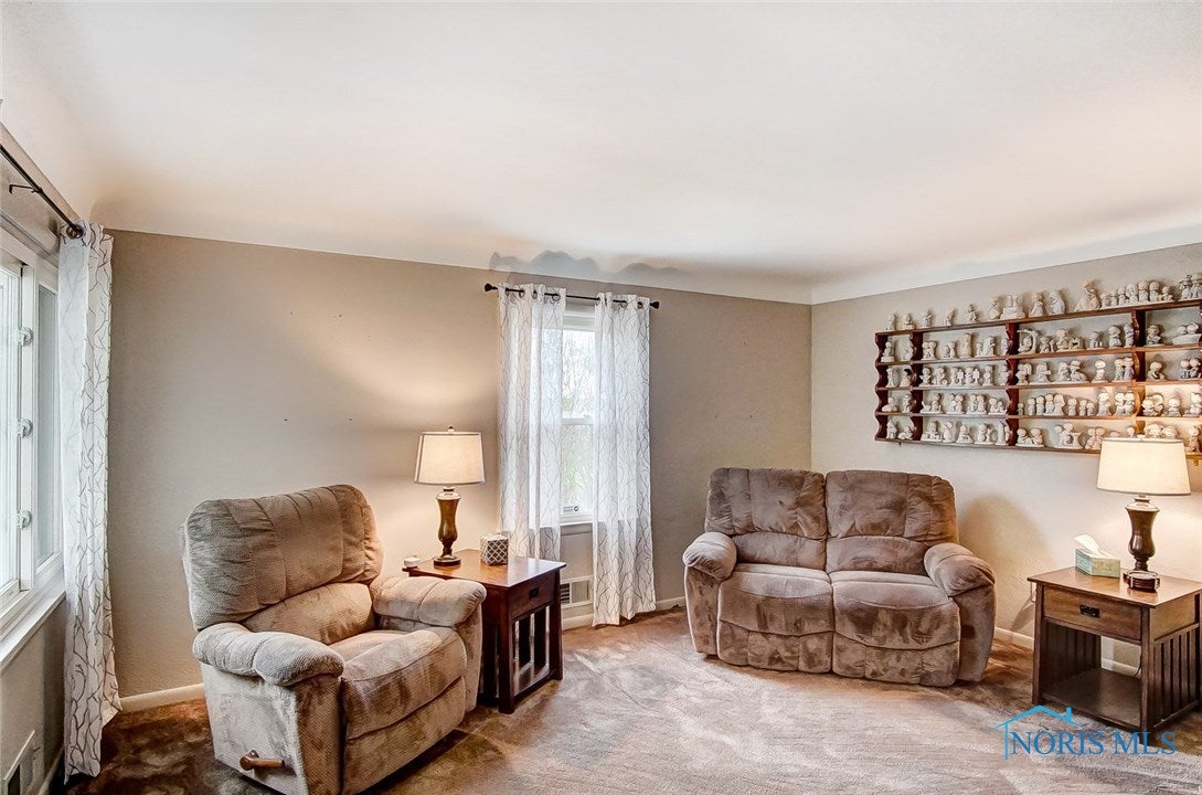 3235 Sherbrooke Road Toledo, OH 43606 - Photo 10 of 36 Gallery Image 10
