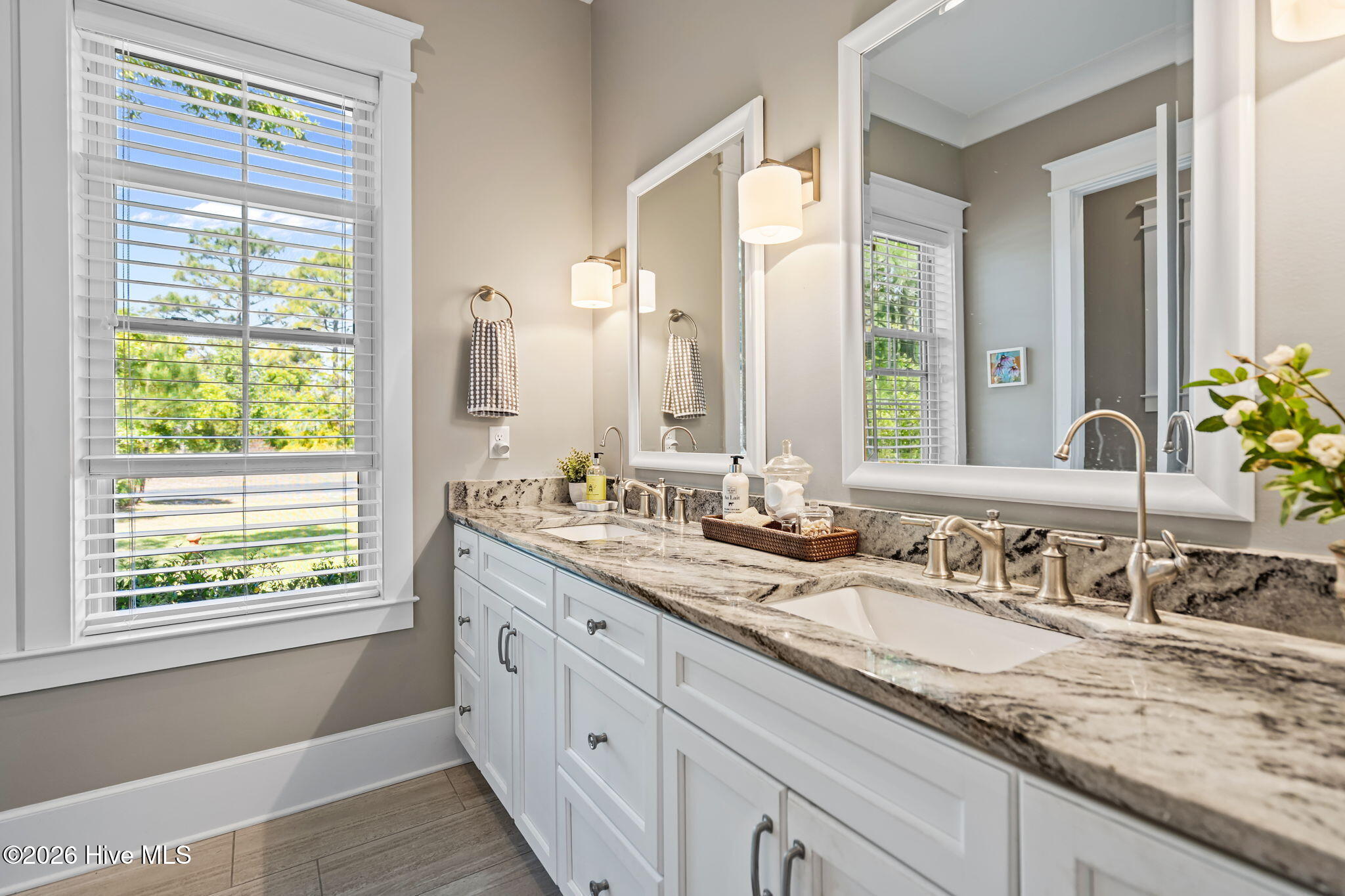 211 Whimbrel Way Hampstead, NC 28443 - Photo 38 of 99 Main bath with double granite vanity