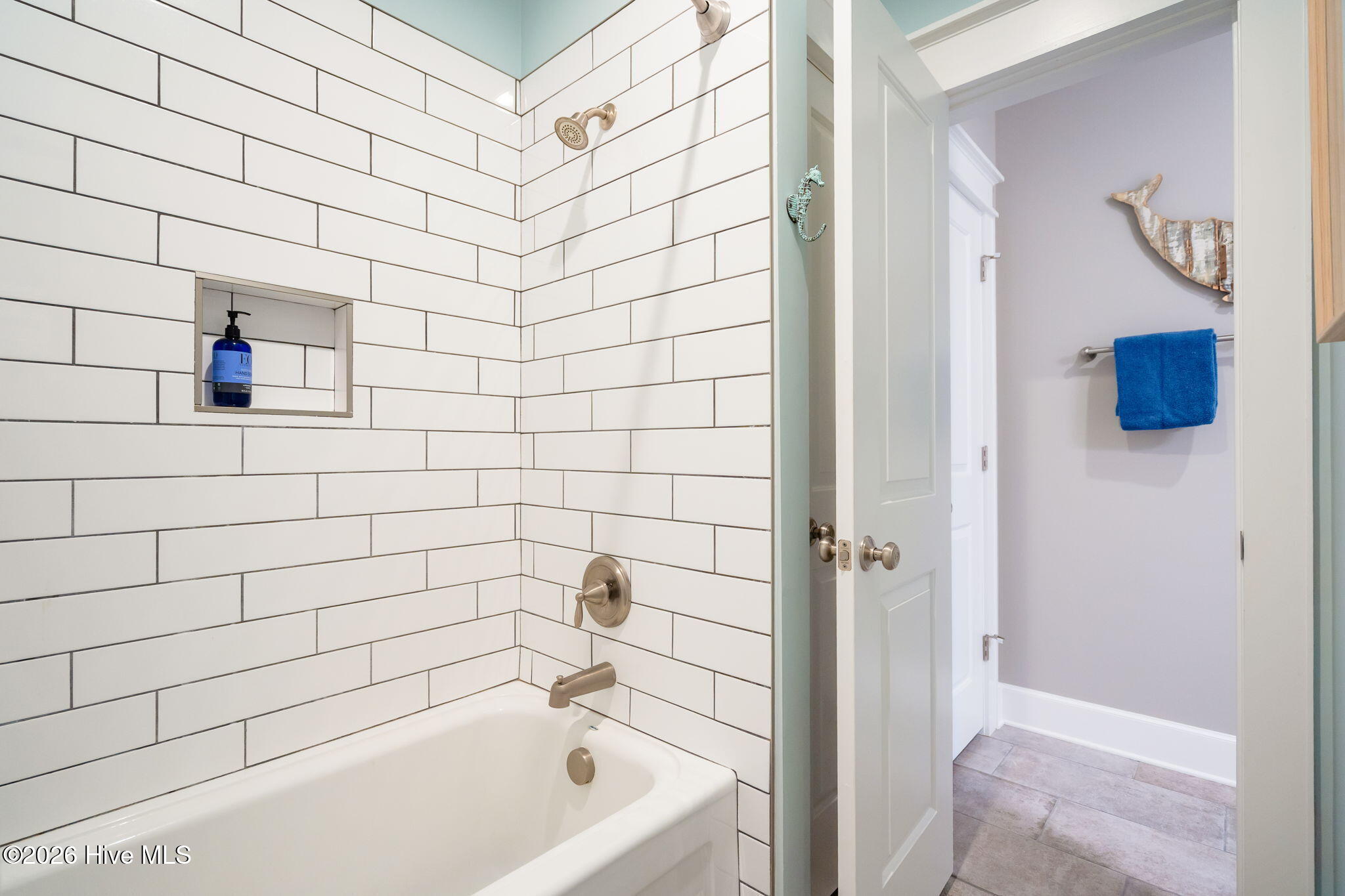 211 Whimbrel Way Hampstead, NC 28443 - Photo 52 of 99 Shared bath space for both upstairs bedrooms