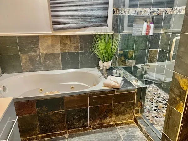 $2,200 | 1114 Bayou Circle, Galveston, TX 77551