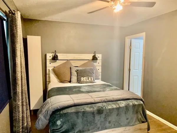 $2,200 | 1114 Bayou Circle, Galveston, TX 77551