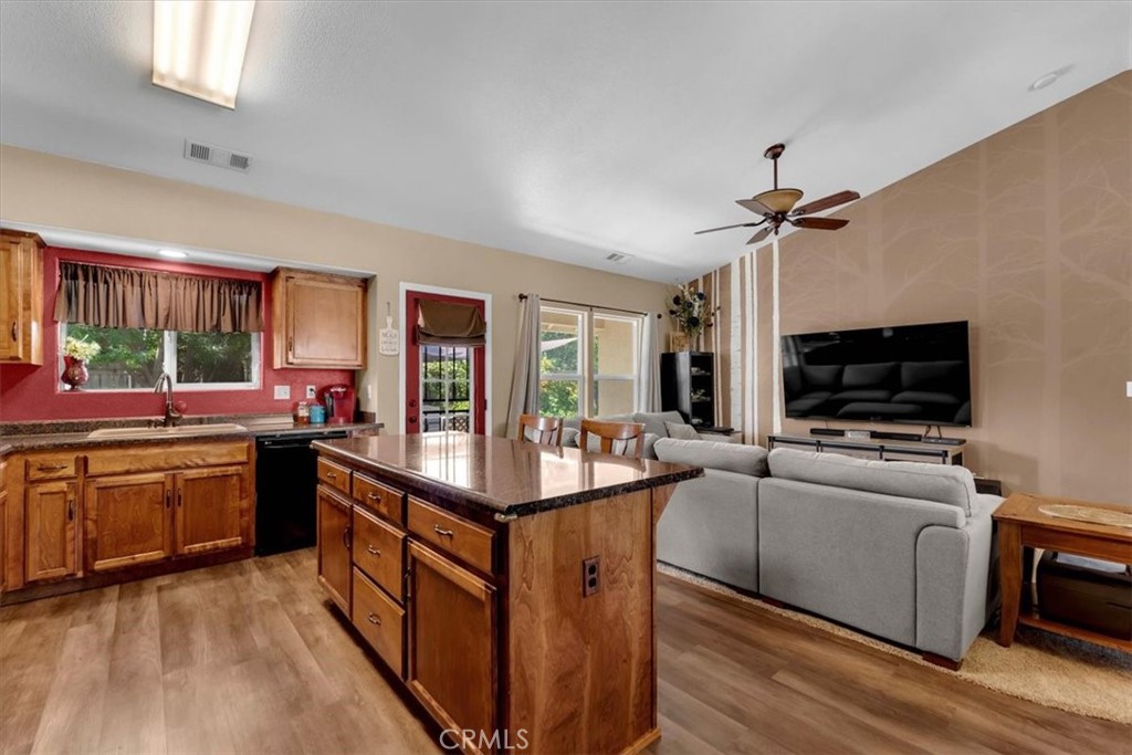 1465 Crosspoint Way Red Bluff, CA 96080 - Photo 8 of 58 Gallery Image 8
