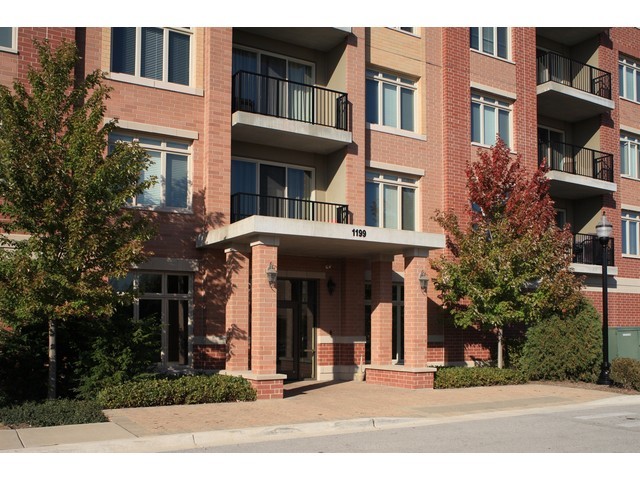 1199 East Port Clinton Road, Unit 306 Vernon Hills, IL 60061 - Photo 2 of 18