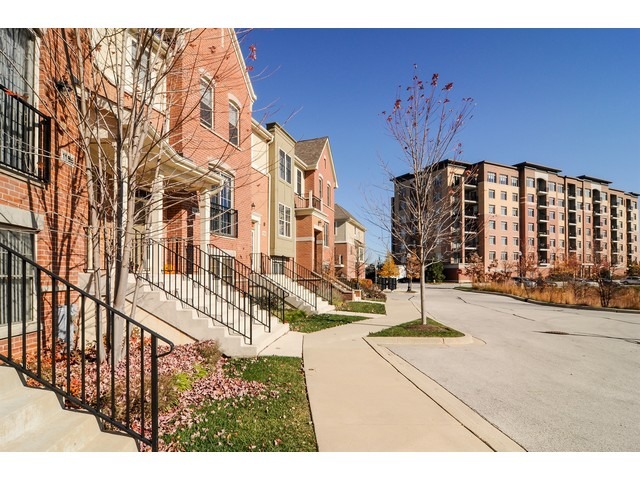 1199 East Port Clinton Road, Unit 306 Vernon Hills, IL 60061 - Photo 13 of 18
