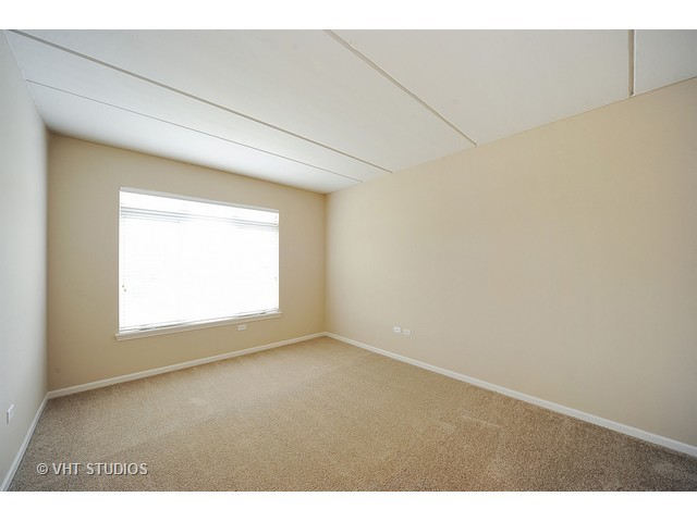 1199 East Port Clinton Road, Unit 306 Vernon Hills, IL 60061 - Photo 6 of 18