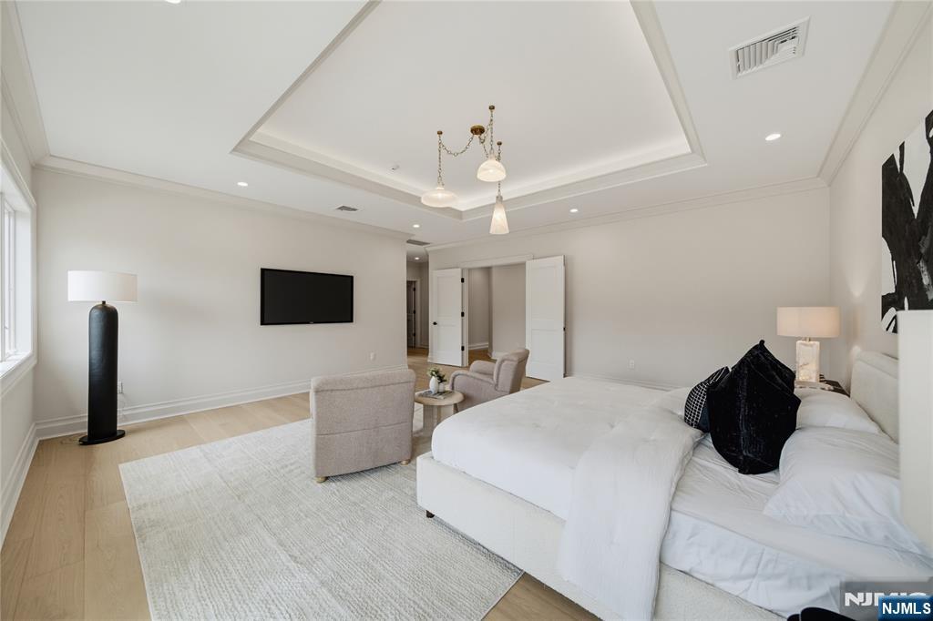 92 Oliver Road Paramus, NJ 07652 - Photo 23 of 50 Gallery Image 23