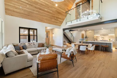 $6,300,000 | 561 Stewart McKay, Truckee, CA 96161