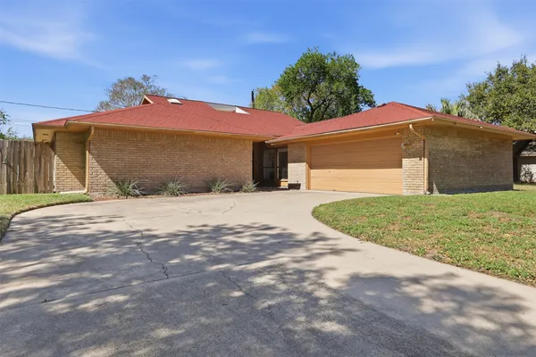 $329,000 | 118 Santa Fe, Victoria, TX 77904