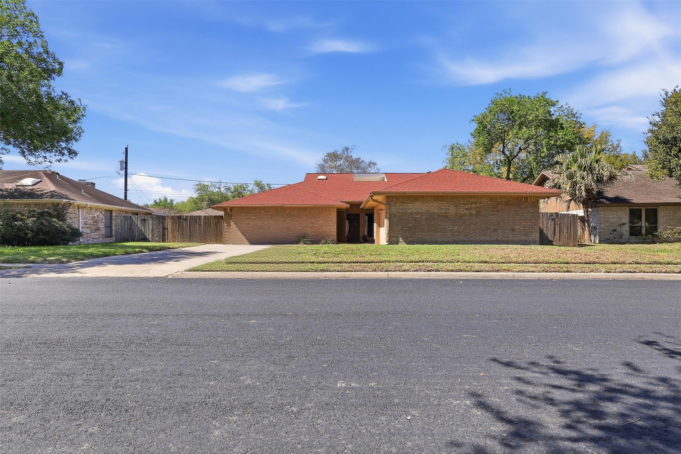 118 Santa Fe Victoria, TX 77904 - Photo 2 of 42 a house view with a yard
