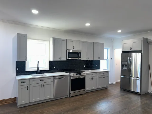 $3,000 | 220 Lafayette Avenue, Unit 2, Lyndhurst, NJ 07071