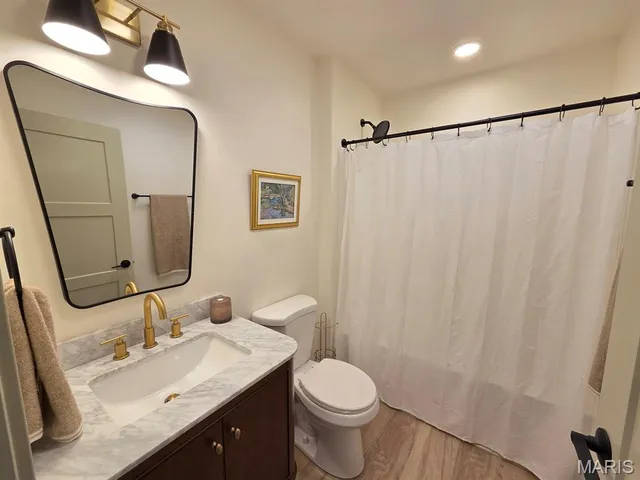 $285,500 | 301 Columbus Street, La Belle, MO 63447