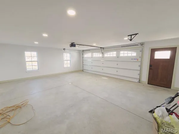 $285,500 | 301 Columbus Street, La Belle, MO 63447