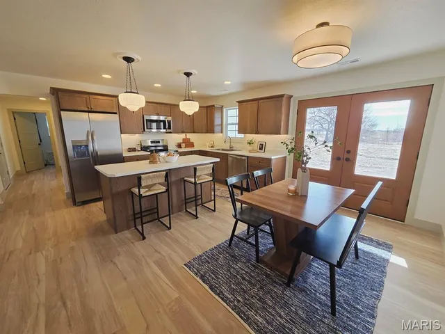 $285,500 | 301 Columbus Street, La Belle, MO 63447