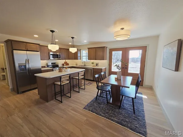 $285,500 | 301 Columbus Street, La Belle, MO 63447