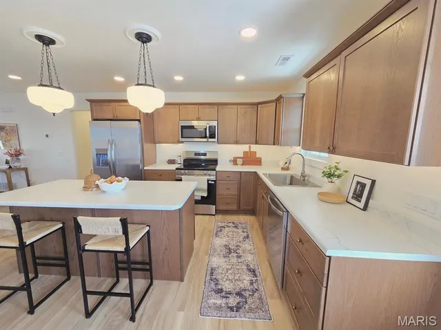 $285,500 | 301 Columbus Street, La Belle, MO 63447