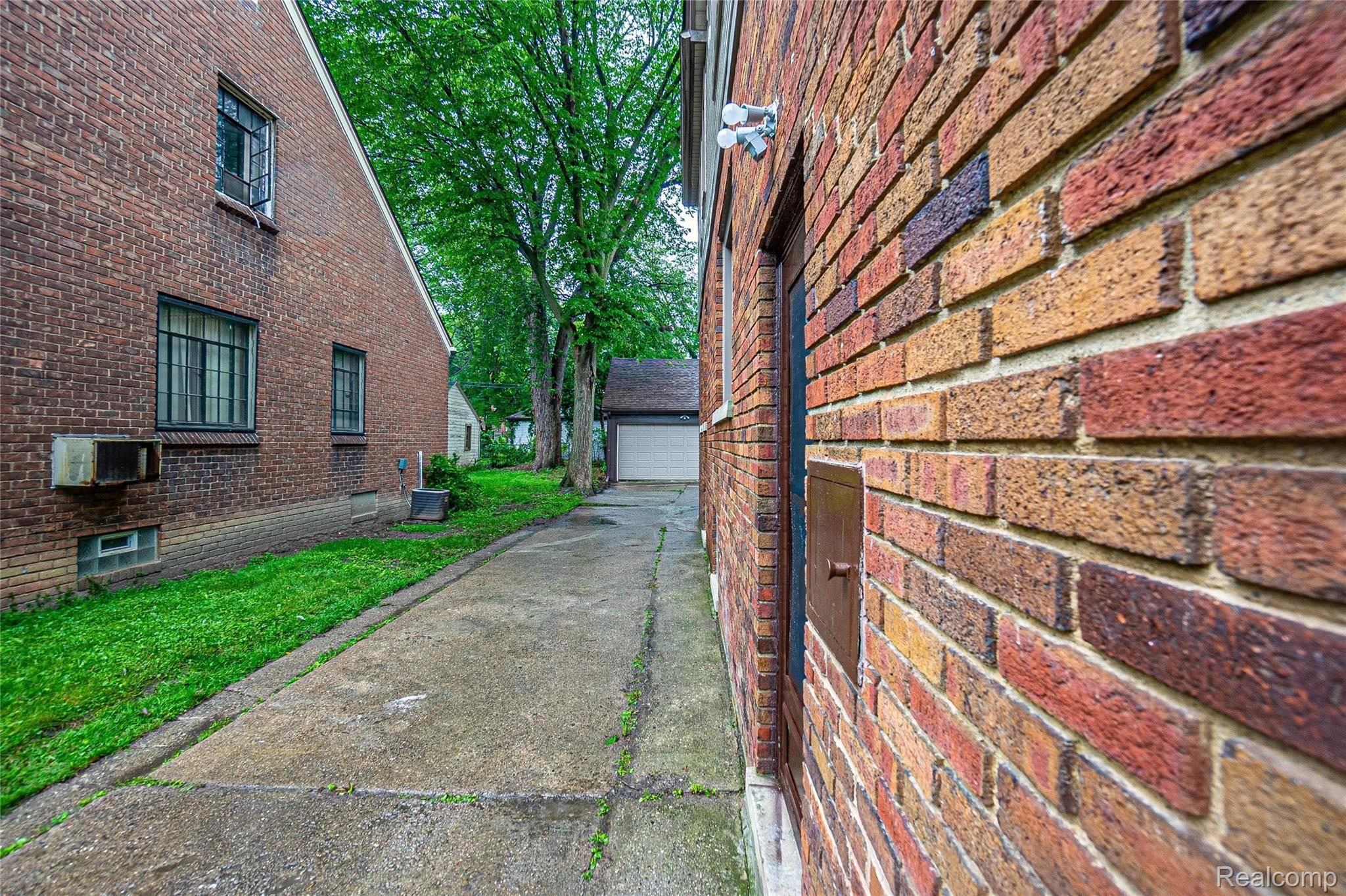 4326 Yorkshire Road Detroit, MI 48224 - Photo 6 of 38 DSC04870.jpg